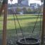 Single Swing (BNS 90cm) avec siège de type pneu dans une aire de jeux