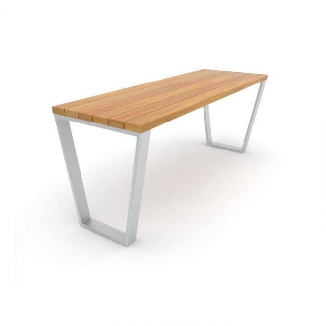 Ryga Table, table moderne en bois avec pieds en métal.