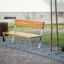 Ryga Bench w/ Backrest dans un parc'