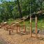 Équipement de fitness extérieur Bars II dans un parc.
