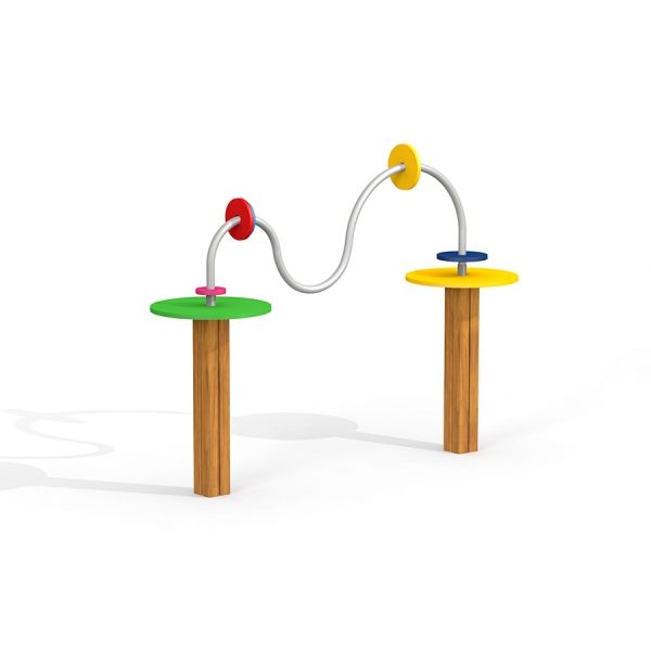 Structure de jeu Rings avec des poteaux en bois colorés et des boucles métalliques.