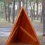 Équipement de jeu Tipi Nature wooden house en bois naturel en milieu forestier