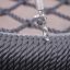 Vue rapprochée de Bird Nest Single Swing (BNS 120 cm) avec détails de chaîne et de corde.