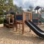 Aire de jeux Locomotive w/ Tower and Slide train playhouse pour enfants.