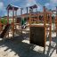 Windsor Modern Nature castle with slide dans un cadre d'aire de jeux