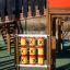 Structure de jeu en bois avec jeu Tic Tac Toe pour enfants.