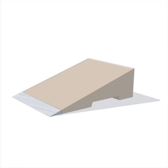 Une rampe inclinée en bois beige pour aires de jeux.