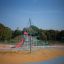 Powerclimber climbing net sur une aire de jeux.