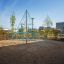 Powerclimber climbing net dans un cadre d’aire de jeux