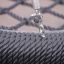 Gros plan sur Tornado Single Swing avec fixation durable en corde et chaîne métallique