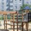 King-Kong Nature II castle with slide dans une aire de jeux