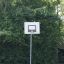 Basketpanier de basket du set de produits 'Basket' installé dans un parc verdoyant.
