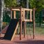 Structure de terrain de jeu en bois pour enfants avec un toboggan et des éléments d’escalade - Yosemite.