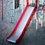 Toboggan rouge dans l’équipement de jeu Sword fish steel structure
