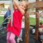 Enfant jouant sur une structure de jeu Alstad.