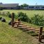 Parcours d’obstacles extérieur en bois Sintra dans une école.