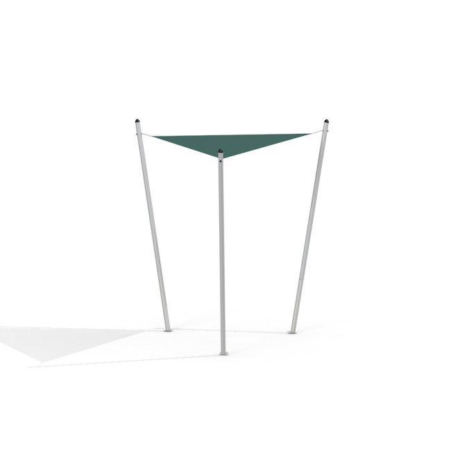 Pare-soleil triangulaire 3x3x3 Atlantis avec poteaux métalliques offrant de l’ombre en extérieur.