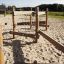 Sahara structure de terrain de jeu en bois extérieur sur surface sablonneuse