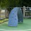 Aztec arch steel structure sur une aire de jeux
