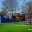 Bounty ship with slide sur une aire de jeux pour enfants