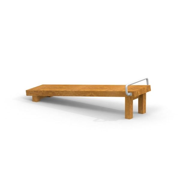 Banc de gymnastique en bois avec main courante en métal.