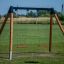 Swing Frame (double swing) sur un champ herbeux