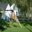 Des enfants jouent sur Swing Frame (double swing) dans un jardin