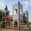 Camelot castle with slide dans une aire de jeux