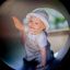 Enfant jouant à l’intérieur de Smart playhouse with slide