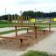 Équipement de fitness extérieur - Double Jump Bars dans un parc sportif en plein air.