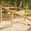 Climb Obstacle wooden ladder dans une aire de jeux extérieure