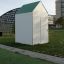 Structure d'aire de jeux Shelter dans un parc urbain