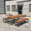 Kyoto Table et bancs installés dans un espace extérieur moderne