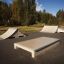 Skatepark avec des obstacles Jump-Ramp en extérieur.