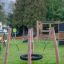 BNS Single Swing Robinia 4 Posts (BNS 90) sur une aire de jeux