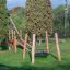 Équipement de terrain de jeu BNS Single Swing Robinia 4 Posts (BNS 90) dans un parc.