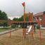 Mast climbing net dans un environnement de terrain de jeu.
