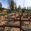 Équipement de terrain de jeu extérieur en bois pour enfants.