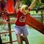 Des enfants jouent sur Activity Center with Slide.