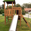 Cabane de jeu en bois avec toboggan - Kiosk Modern Nature d’escalade.