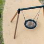 Single Swing (BNS 90cm) balançoire ronde suspendue avec cadre en bois et métal pour aire de jeux.