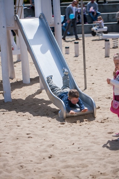 Lars Laj Aires de Jeux, Diapositives