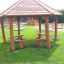 Gazebo en bois adapté aux aires de jeux et aux parcs.
