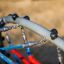 Gros plan de Mini Climber steel structure montrant les connexions et les cordes.