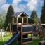 Country House Nature structure de terrain de jeu en bois avec toboggan et zone d'escalade.